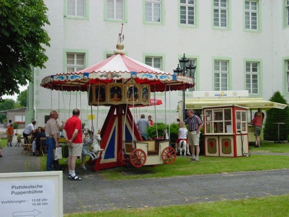 Für Kinder gibt es ein eigenes Programm und ein Nostalgiekarussell