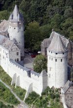 Mit dem Aufzug