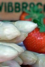 Spargel und Erdbeeren