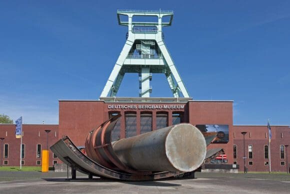 Außenansicht Deutsches Bergbau-Museum Bochum - Foto Karlheinz Jardner