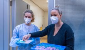 "Operation Nadelbaum": WWU-Studierende impfen