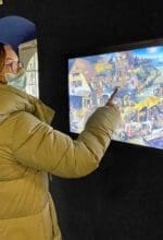 Im Raum "In aller Munde" können Sprichwörter interaktiv per Touchscreen entdeckt werden. Infos zu den Sprichwörtern gibt es in Deutsch, Englisch und Niederländisch - Foto Hannah Heyn/Märkischer Kreis