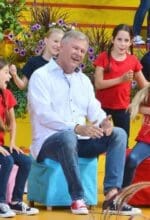 Mit den Earth Choir Kids geht der Kinderliedermacher Reinhard Horn am 11. September auf die Bühne. Foto - Verlag Kontakte