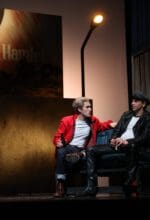 ayer (l.) und Peter Blum Szene in der Hamlet-Eigenprodution des Hagener Theaters - Hamlet in einer James-Dean-Szenerie - Foto Jörg Landsberg