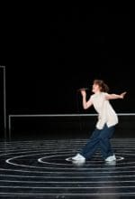 Schauspielhaus Bochum: Szene aus "Das neue Leben – where do we go from here" mit Anna Drexler, Anne Rietmeijer, William Cooper (v. li.) - Foto Jörg Brüggemann / Ostkreuz