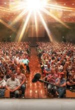 Zum Jubiläumsstadtfest in Attendorn gibt es eine besondere „Ticket-Aktion“ für Veranstaltungen in der Stadthalle - Foto Stefan Burghaus