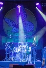 Mit John Lees‘ Barclay James Harvest kommt am 10. Juni eine internationale Musiklegende zurück nach Attendorn. Den Auftrittsort hat die Band bewusst gewählt, erinnert sich doch jeder der Musiker nur allzu gerne an das legendäre Gästespiel vom November 2016 in der Attendorner Stadthalle - Foto Heiko Britz