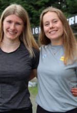 Die Winterberger Nachwuchssportlerinnen Anna und Laura freuen sich auf den 1. BobbahnRun in der VELTINS-EisArena – Foto Inga Bremenkamp