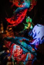 Enchanted Under Waterworld bei "Luise heizt ein" zu Gast: Stelzen-Art aus Bremen tauchen mit ihrem Hofstaat ab in die schillernde Welt der Tiefsee - Foto Lars Slowak