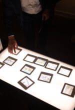 Der „StadTraum“ lädt zum Erstellen eigener Collagen von Stadtansichten in Co-Autorschaft mit einer KI - Künstlichen Intelligenz - ein - Foto: Siegerlandmuseum