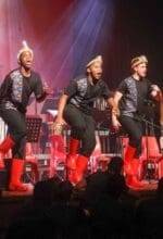 Im Theater Hagen zu Gast: der Kearsney College Choirs aus Südafrika. Der „Gumboot-Dance“ soll mit bunten Gummistiefeln die Bühne zum Beben bringen - Foto Ulrich Reimann