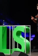 „Wir fangen erst mal an: Das ist der Geist der GLS Bank, der uns auszeichnet. Herzlichen Glückwunsch – 50 Jahre Zukunft!“, sagte Aysel Osmanoglu, Vorstandssprecherin der GLS Bank, beim Festakt am Samstagvormittag - Foto GLS Bank/Münnich