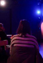 Oval Talk im Schauspielhaus Bochum. Gastgeberin am Freitag, 28. Juni 2024, ist die Journalistin Prasanna Oommen - Foto Florian Dürkopp