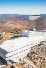 Das Foto Foto zeigt das „Vera C. Rubin Observatorium“ – Foto Rubin Observatory/NSF/AURA/A. Pizarro D.