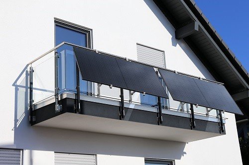 Das Balkon-Solarkit sollte optimal passen