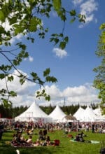 KulturPur macht vom 5. bis 9. Juni 2025 die Ginsberger Heide bei Hilchenbach-Lützel zu einer weißen Zeltlandschaft mit gaaanz viel Kultur und Unterhaltung - Foto www.achenbach-fotografie.de