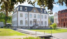 Das Stadtmuseum Iserlohn hat seinen Platz seit 1987 im einstigen Zeughaus, einem 1726 errichteten Barockgebäude am Fritz-Kühn-Platz neben der St.-Pankratius-Kirche - Foto Stadtmuseum Iserlohn