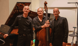 Konzerthaus Hellweg Weihnachtsjazz Ralf Schrabbe Trio feat. Felix Ringering steht im Konzerthaus Hellweg an und nach den Weihnachtsfeiertagen 2026 auf dem Programm - Foto Screenshot Konzerthaus Hellweg