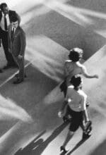 Foto (Ausschnitt) in der Ausstellung „Astonish me! Fotografie aus der Sammlung Koetzle“ in der Städtischen Galerie Iserlohn - Foto René Burri - Gesundheitsministerium, Rio de Janeiro, 1960 - Foto Estate René Burri