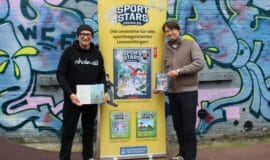 Titus Dittmann erzählt, wie er zum Skateboard kam Titus Dittmann (links) und Lambert Scheer präsentieren das Kinderbuch MEIN SKATEBOARD UND ICH _ Coppenrath Verlag